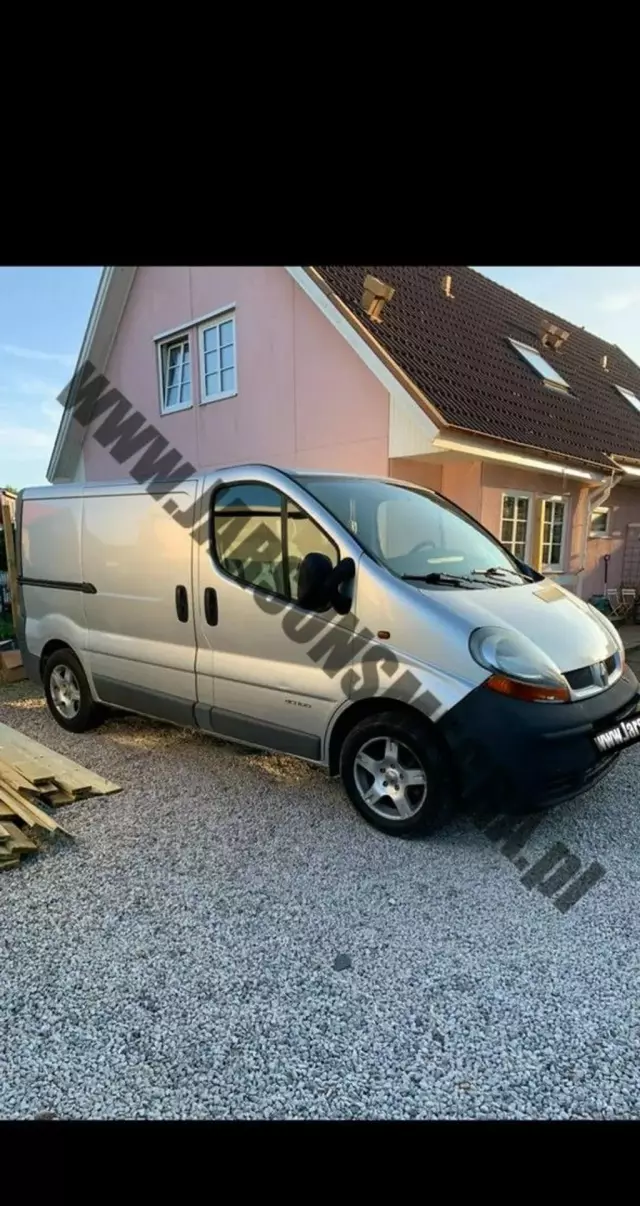 RENAULT Trafic 