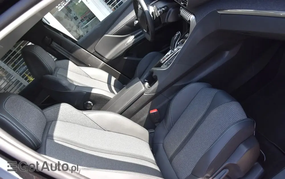 PEUGEOT 3008 BlueHDi 130 Stop & Start EAT8 Allure Pack