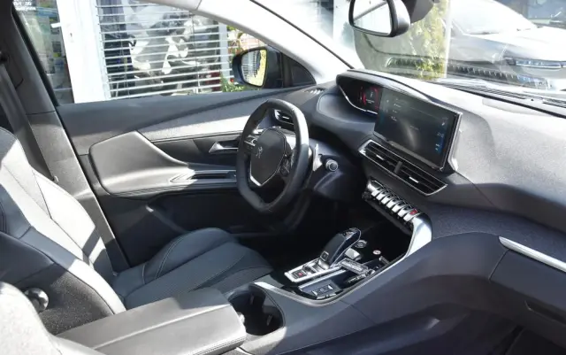 PEUGEOT 3008 BlueHDi 130 Stop & Start EAT8 Allure Pack