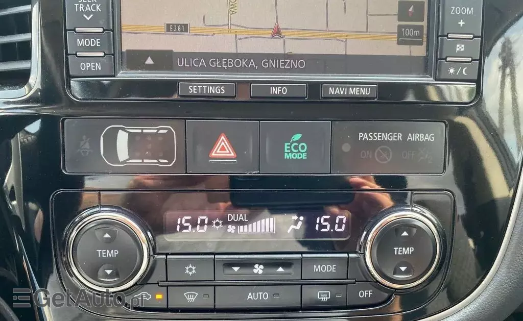 MITSUBISHI Outlander 