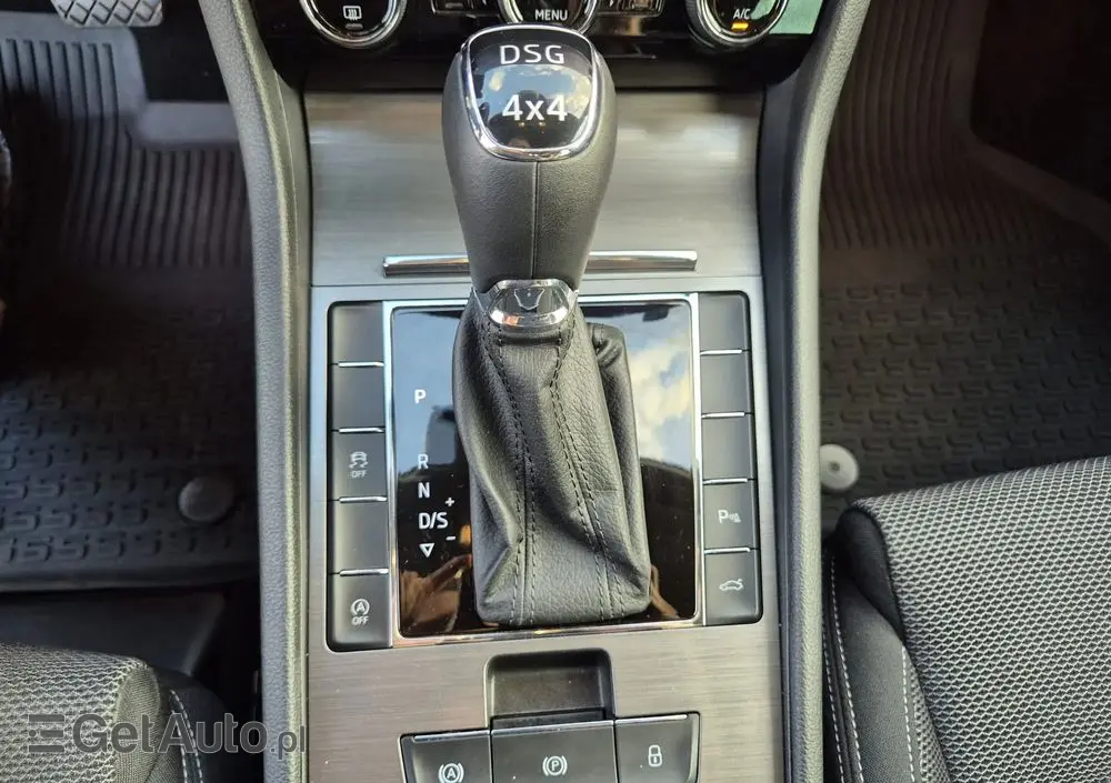 SKODA Superb 2.0 TSI 4x4 Style DSG