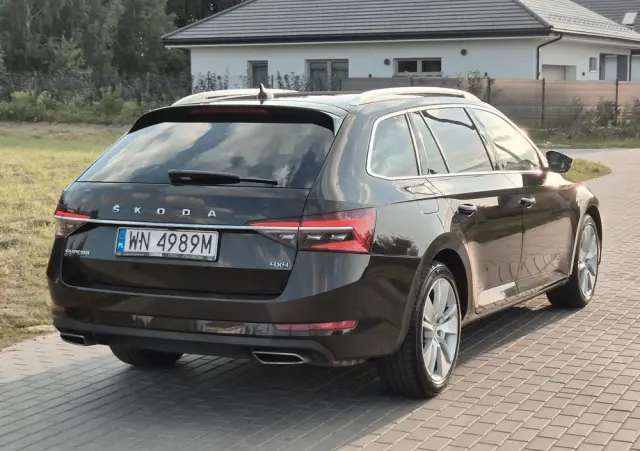 SKODA Superb 2.0 TSI 4x4 Style DSG