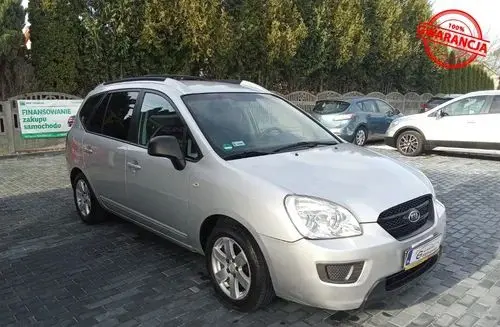 KIA Carens 