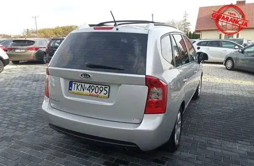 KIA Carens 