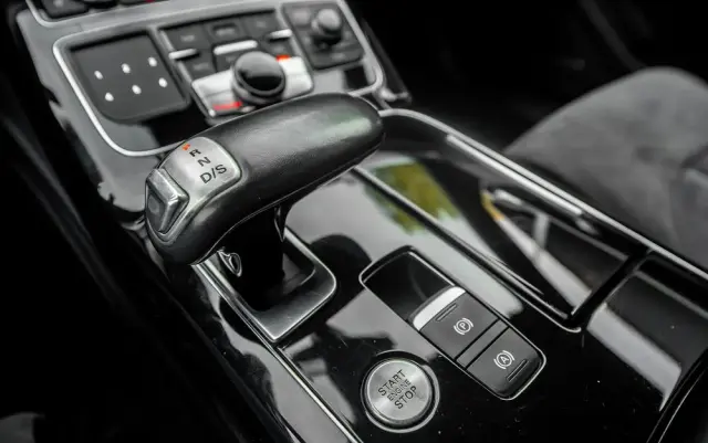 AUDI A8 3.0 TDI Quattro Progressive