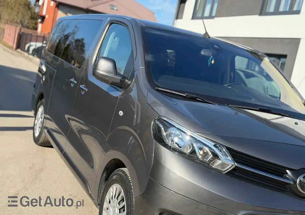 TOYOTA Proace Verso 
