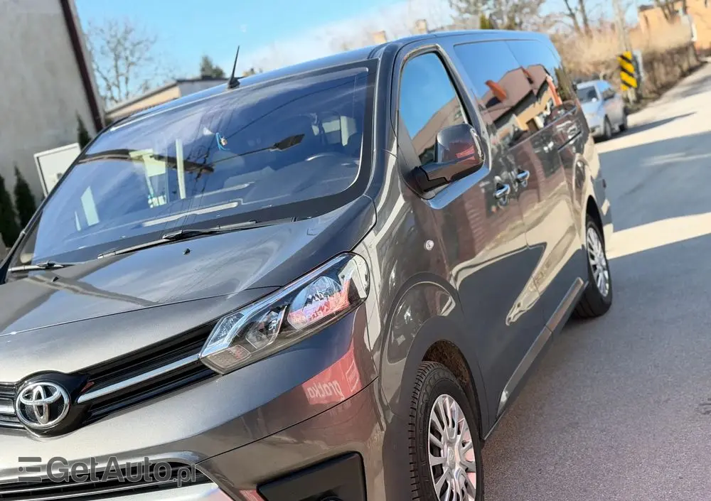 TOYOTA Proace Verso 