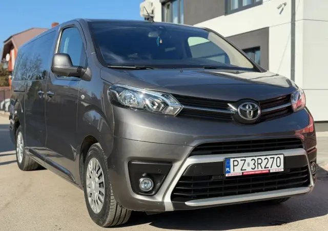 TOYOTA Proace Verso 