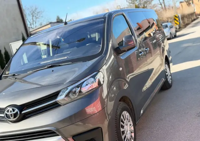TOYOTA Proace Verso 