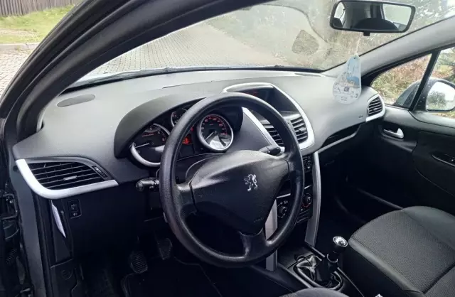 PEUGEOT 207 1.4 VTi (95 KM)