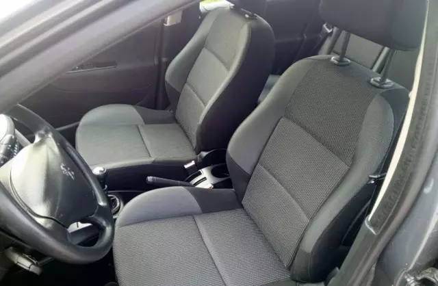 PEUGEOT 207 1.4 VTi (95 KM)