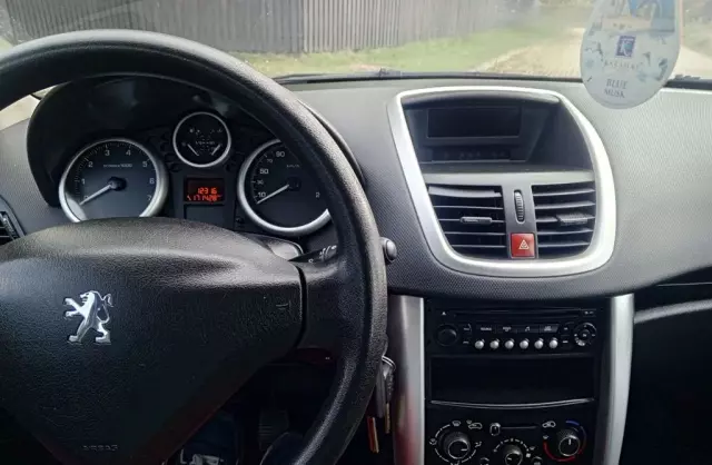 PEUGEOT 207 1.4 VTi (95 KM)