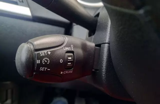 PEUGEOT 207 1.4 VTi (95 KM)