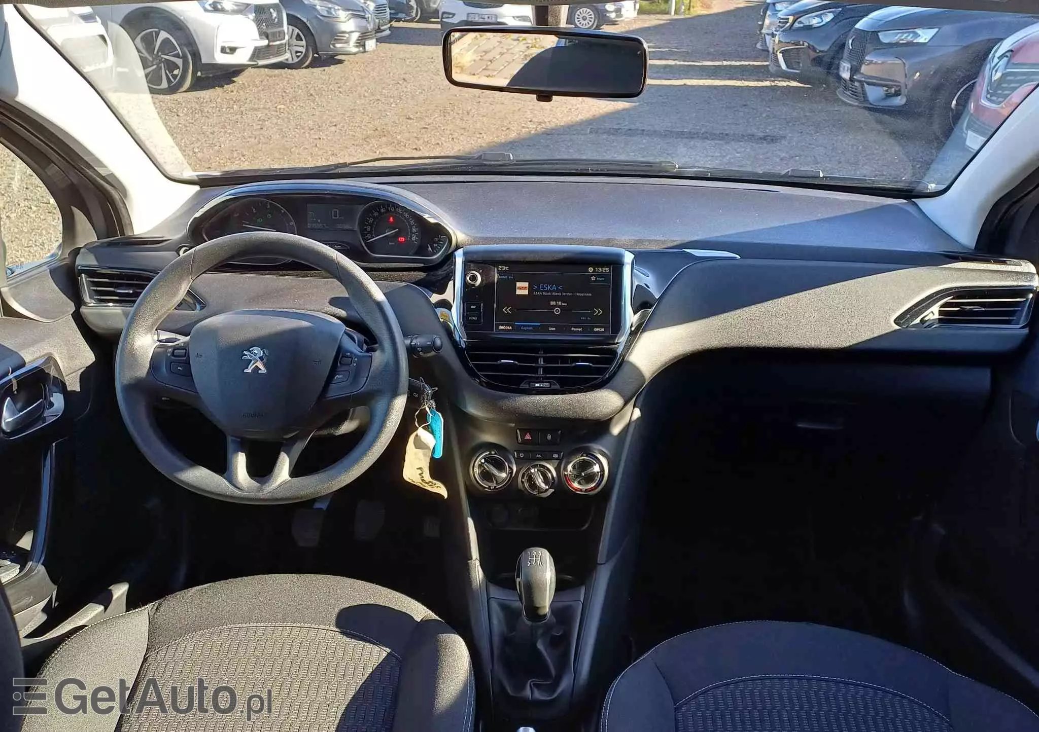 PEUGEOT 208 Signature S&S