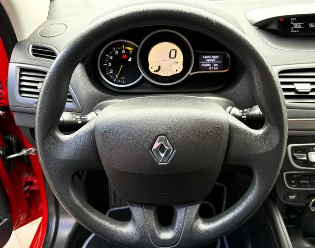 RENAULT Megane 1.6 16V 100 Expression