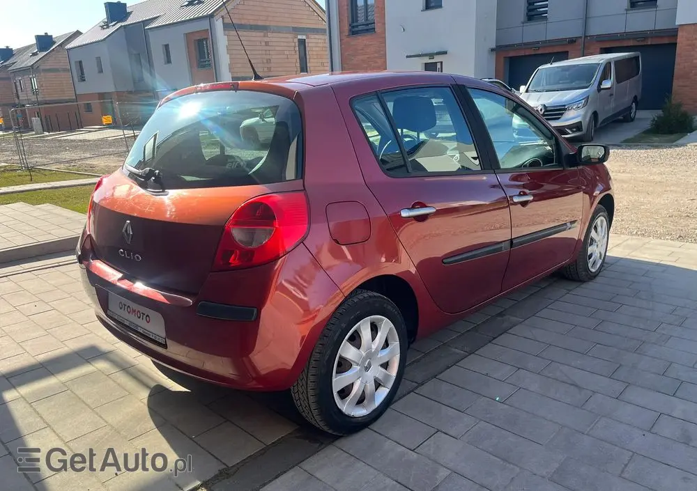 RENAULT Clio 1.2 16V 75 Expression