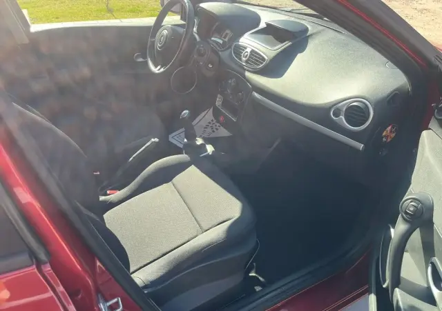 RENAULT Clio 1.2 16V 75 Expression