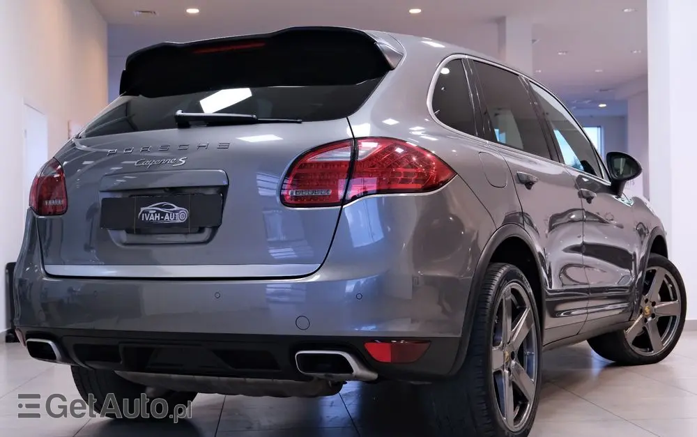 PORSCHE Cayenne 