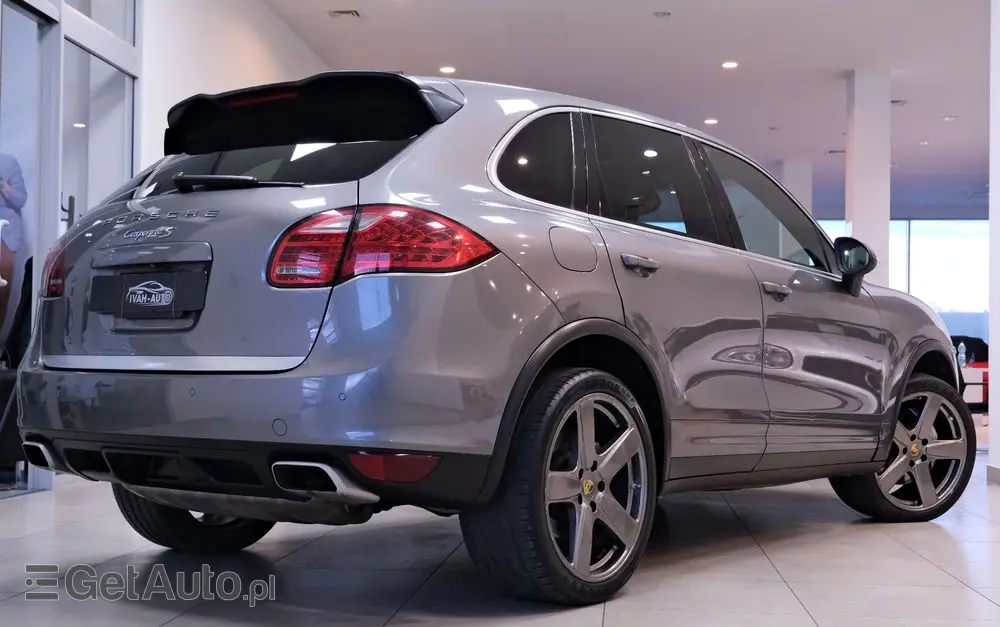 PORSCHE Cayenne 