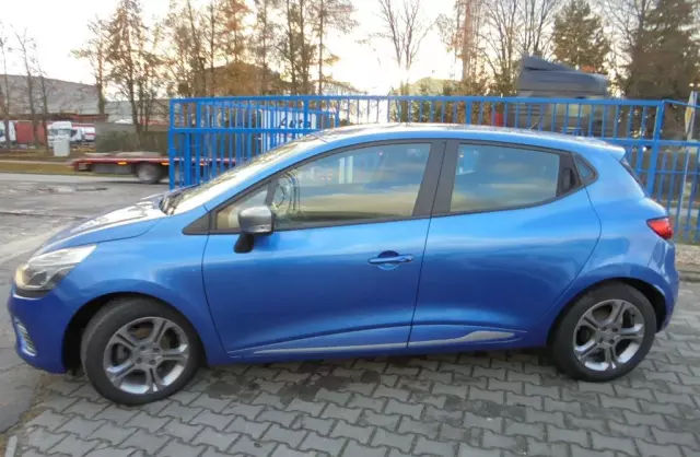 RENAULT Clio 