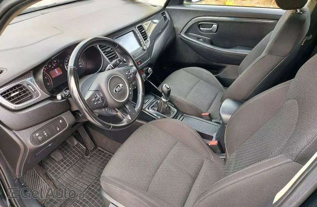 KIA Carens 