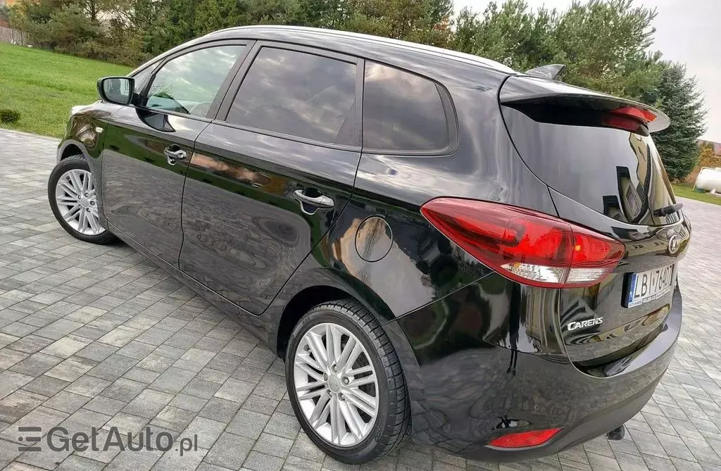 KIA Carens 