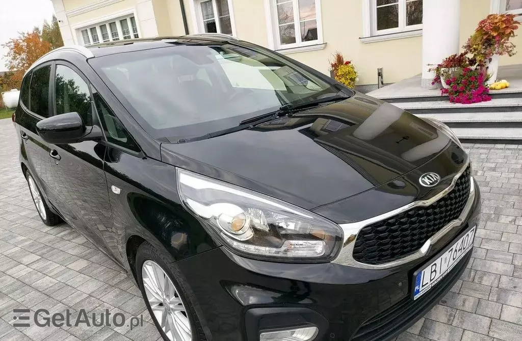 KIA Carens 