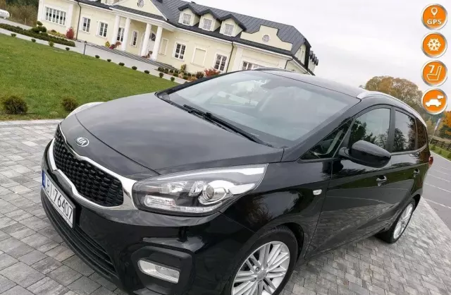 KIA Carens 