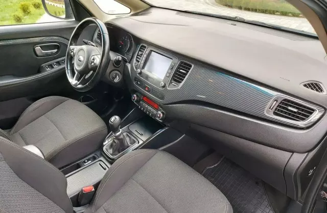 KIA Carens 