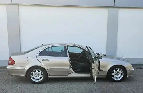 MERCEDES-BENZ Klasa E 