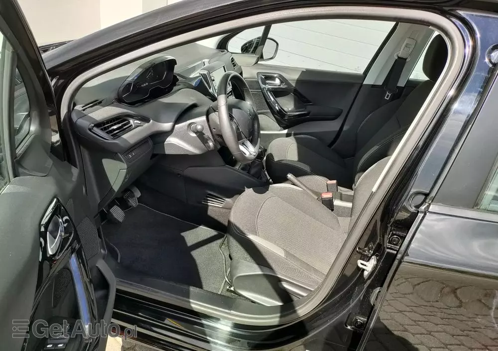 PEUGEOT 208 1.2 PureTech Style