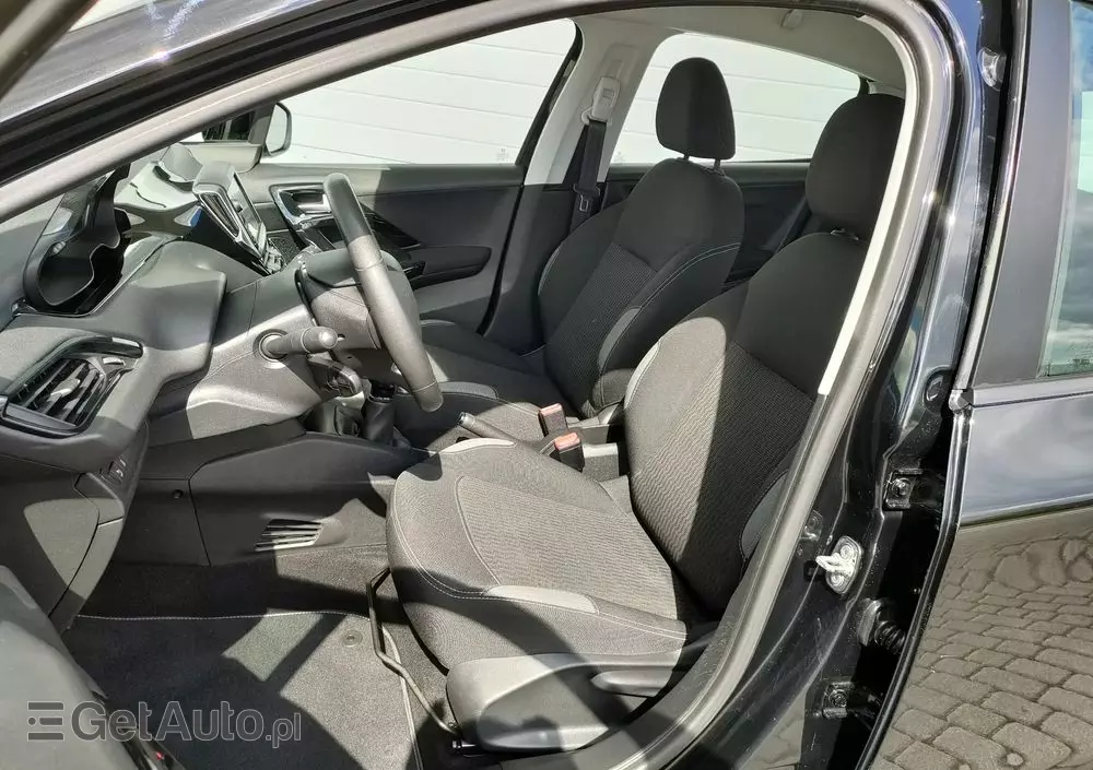 PEUGEOT 208 1.2 PureTech Style