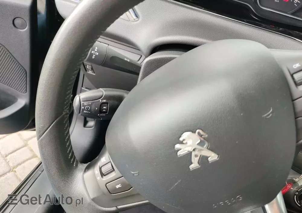 PEUGEOT 208 1.2 PureTech Style
