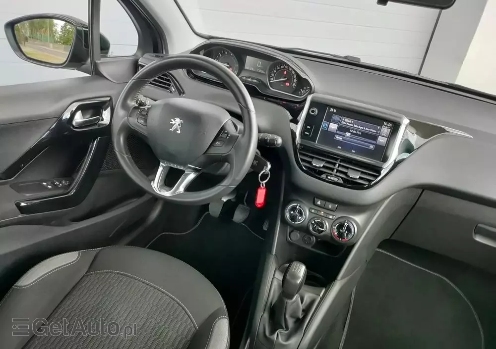 PEUGEOT 208 1.2 PureTech Style