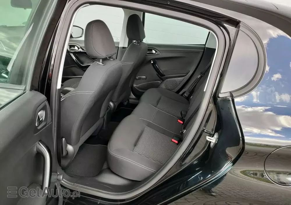 PEUGEOT 208 1.2 PureTech Style