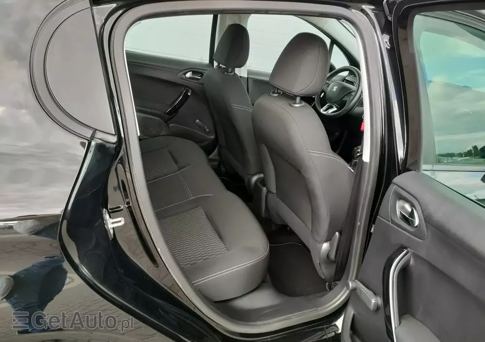PEUGEOT 208 1.2 PureTech Style