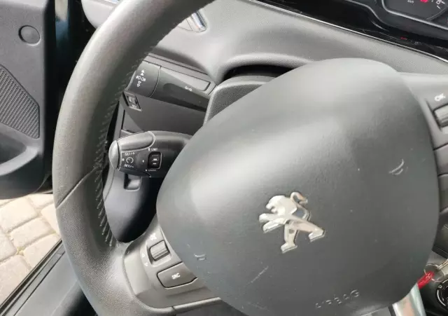 PEUGEOT 208 1.2 PureTech Style