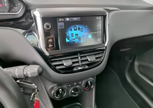 PEUGEOT 208 1.2 PureTech Style