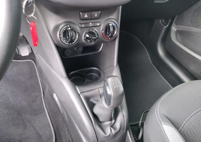 PEUGEOT 208 1.2 PureTech Style
