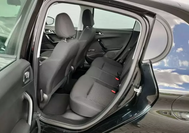 PEUGEOT 208 1.2 PureTech Style
