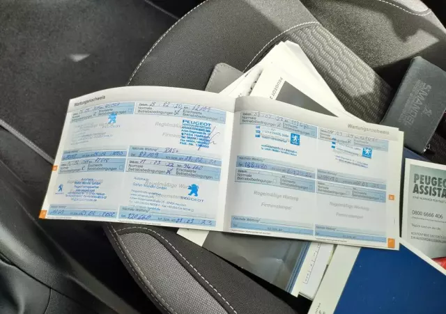 PEUGEOT 208 1.2 PureTech Style