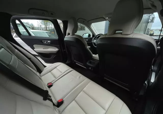 VOLVO V60 D4 Geartronic Inscription