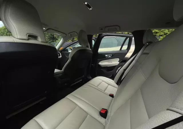 VOLVO V60 D4 Geartronic Inscription