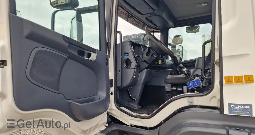 SCANIA P360 Kiper 8x4 Hydroburta Manual Resory 