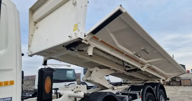 SCANIA P360 Kiper 8x4 Hydroburta Manual Resory 