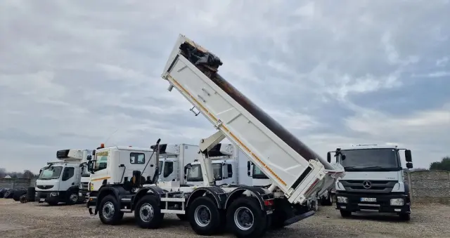 SCANIA P360 Kiper 8x4 Hydroburta Manual Resory 