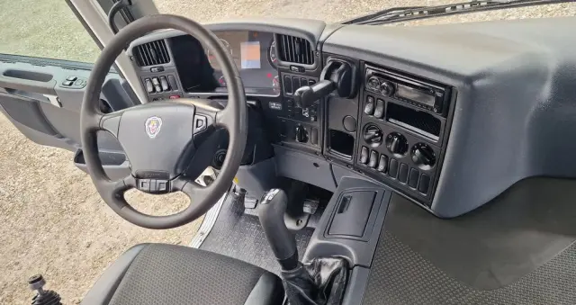 SCANIA P360 Kiper 8x4 Hydroburta Manual Resory 