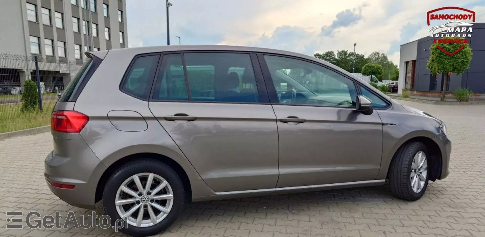 VOLKSWAGEN Golf Sportsvan 