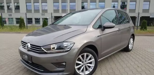 VOLKSWAGEN Golf Sportsvan 