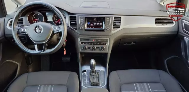 VOLKSWAGEN Golf Sportsvan 